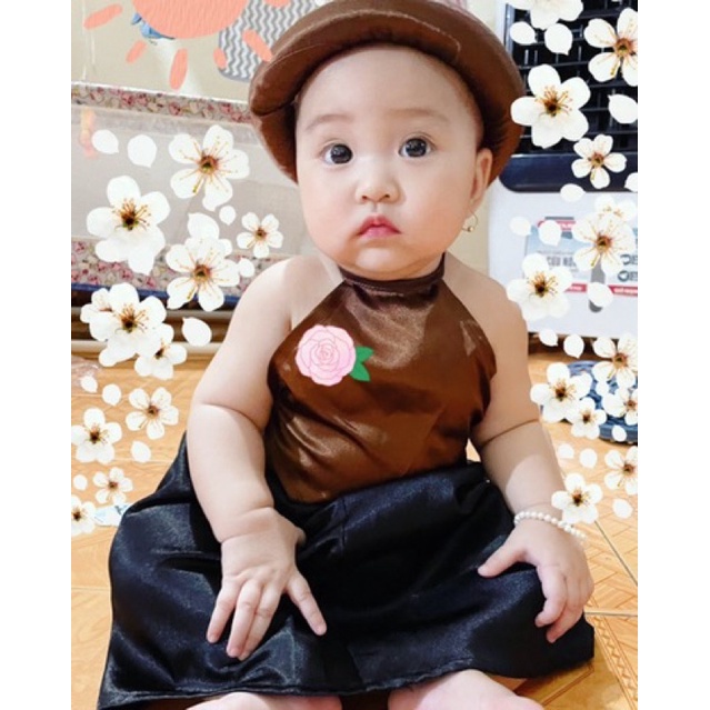 Yếm nâu xinh cho bé Gồm có yếm, mấn và chân váy