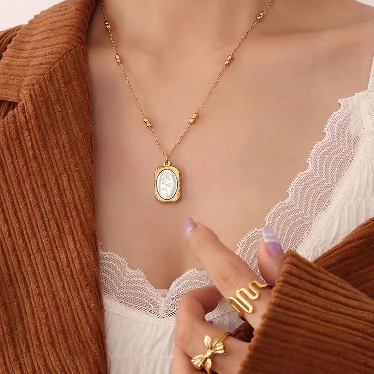 Dây Chuyền Hợp Kim Mạ Vàng 18K Mặt Hoa Hồng Phong Cách Retro