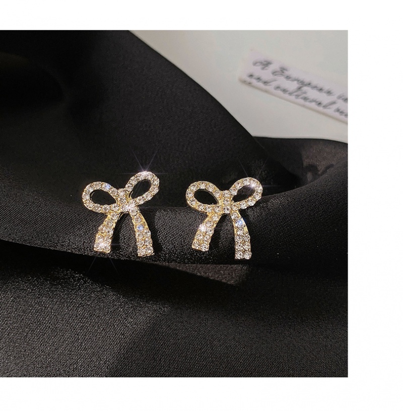 Khuyên Tai Nữ Kiểu Dáng Độc Đáo Xinh Xắn