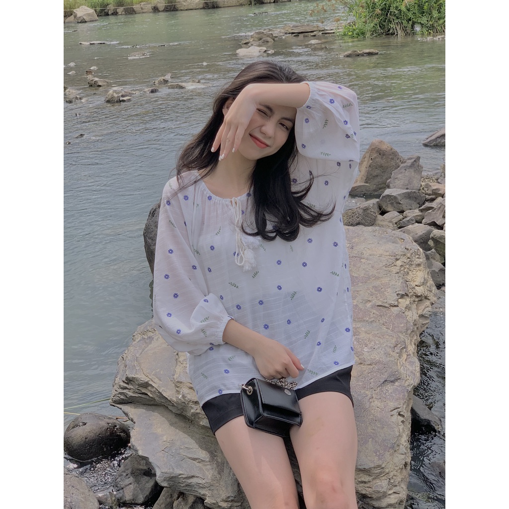 Áo kiểu dáng rộng cổ tròn cổ buộc dây nơ TKA303 LOLLIE STUDIO