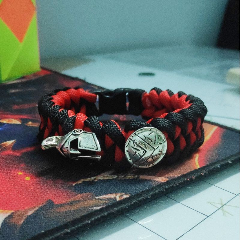 Vòng tay Paracord (nhận đổi màu dây) chiến binh Sparta đỏ đen SJB