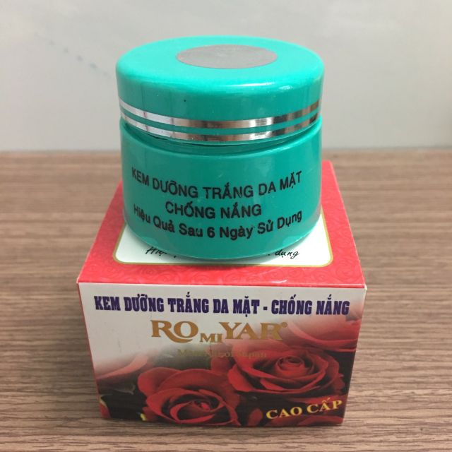 Sỉ 12 hủ Kem dưỡng trắng da mặt romiyar
