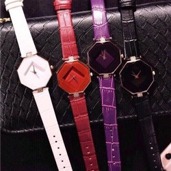 [Mã FAMAYFA2 giảm 10K đơn 50K] [CỰC HOT] ĐỒNG HỒ NỮ DÂY DA LỤC GIÁC 8 CẠNH RẤT ĐẸP