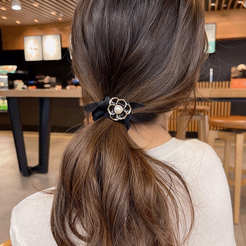 Dây Cột Tóc Cao Su Đính Pha Lê Họa Tiết Hoa Chanel Đơn Giản Dành Cho Nữ