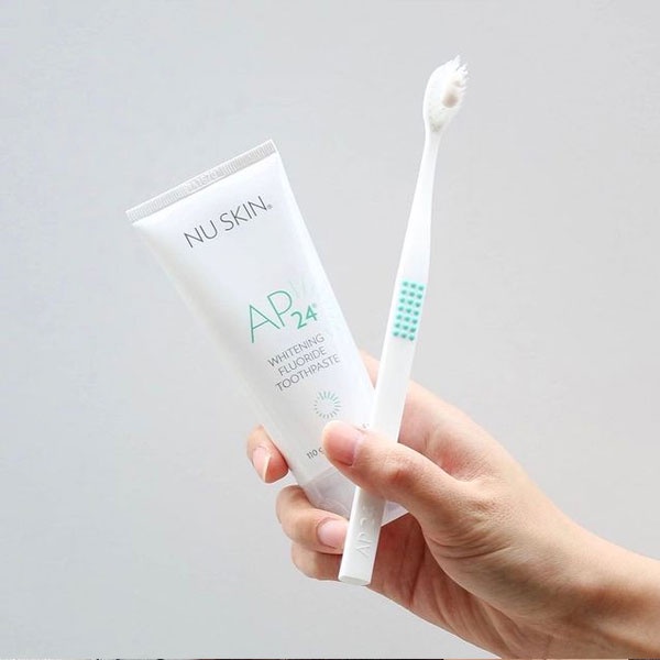 Kem đánh răng trắng sáng AP24 Whitening Fluoride Toothpaste