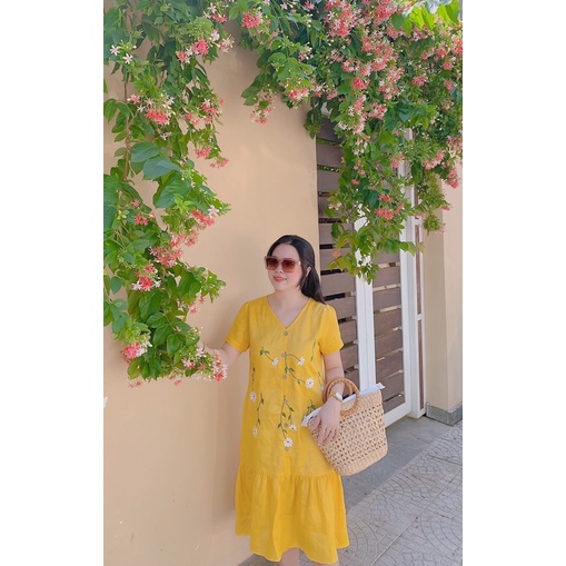 Đầm linen tưng thêu