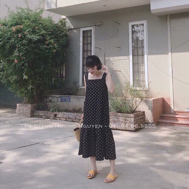 Váy chấm bi
