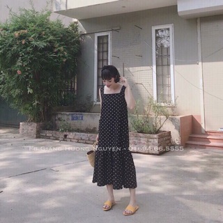 Váy chấm bi