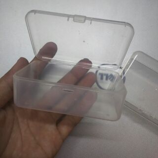 Hộp nhựa trong nắp gài