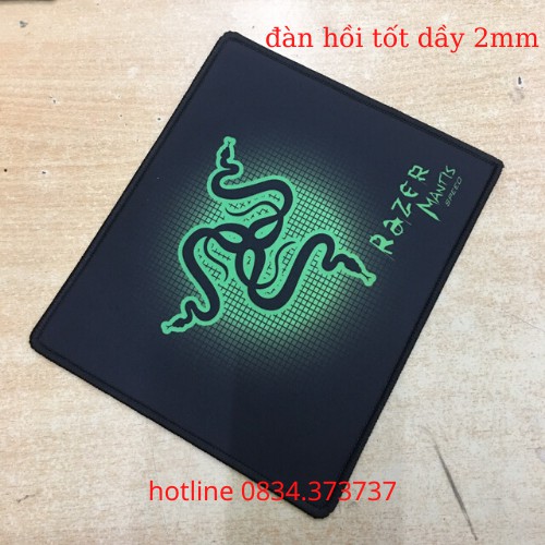 Miếng lót chuột Mantis L11  kích thước 250x210x2mm may viền dầy giá rẻ cho các game thủ chơi game giao màu ngẫu nhiên