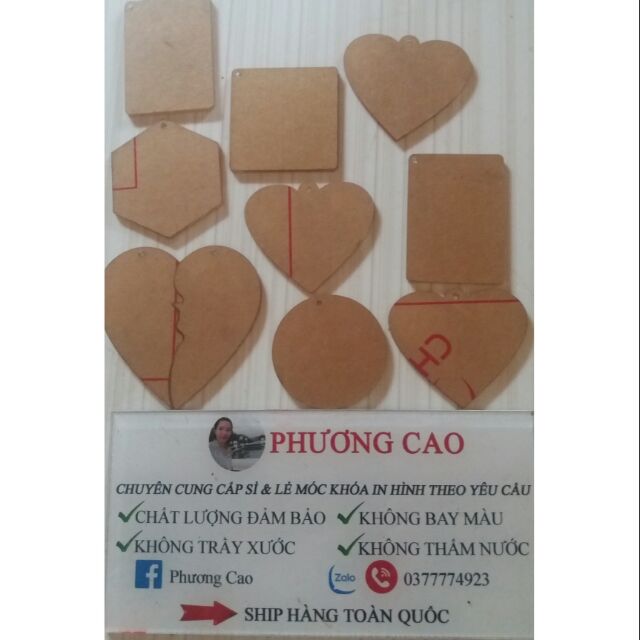 Phôi móc khóa mica 100 phôi có đục lỗ (mica đài loan)