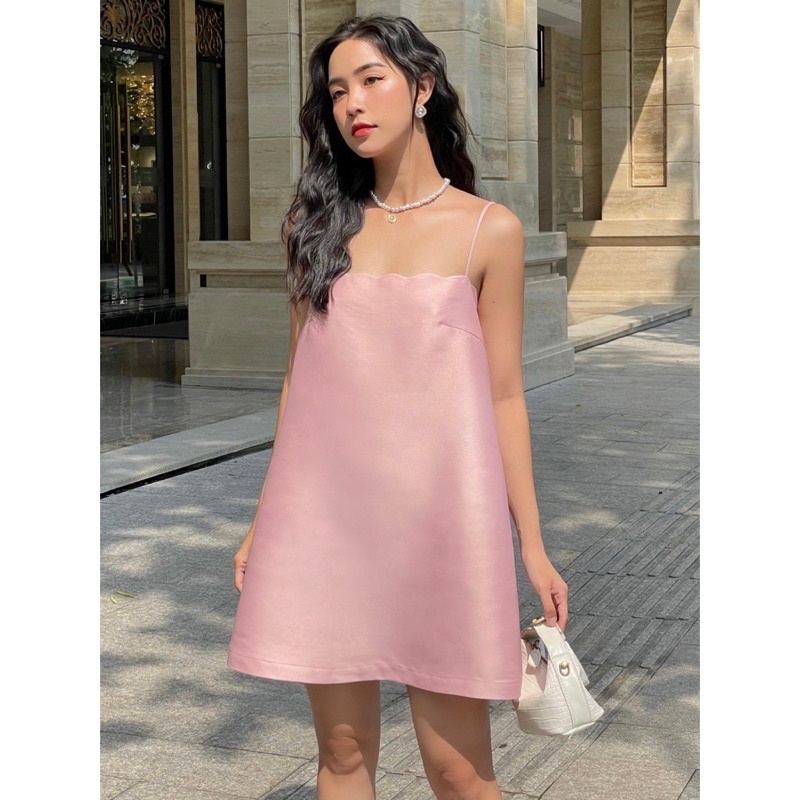 SELINA DRESS/ ĐẦM HAI DÂY LƯỢN SÓNG NGỰC CHẤT TAFTA
