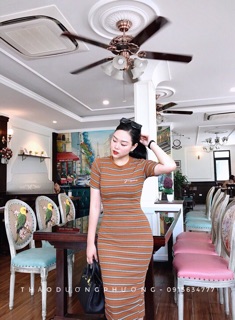 Váy body kẻ