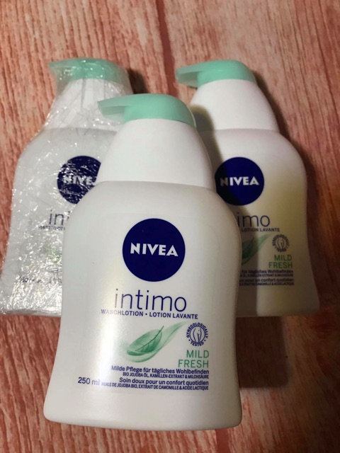 Dùng dịch vệ sinh phụ nữ Nivea của Đức 250ml