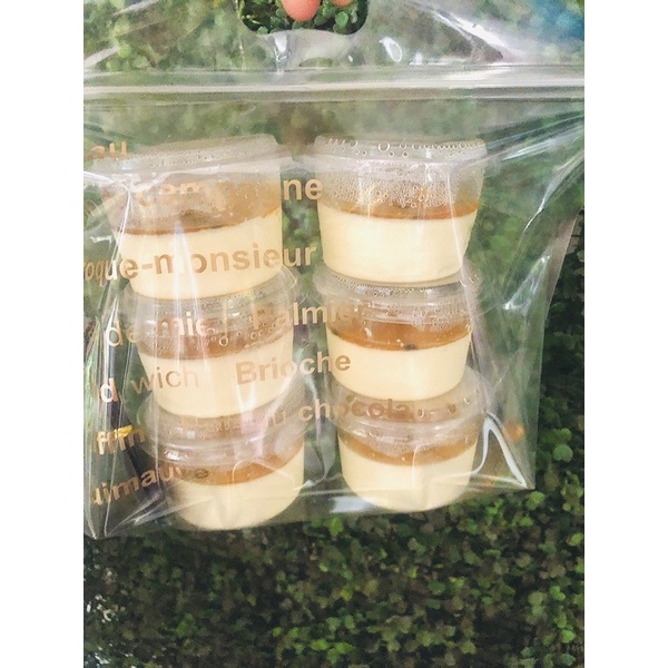 Pannacotta sốt trái cây