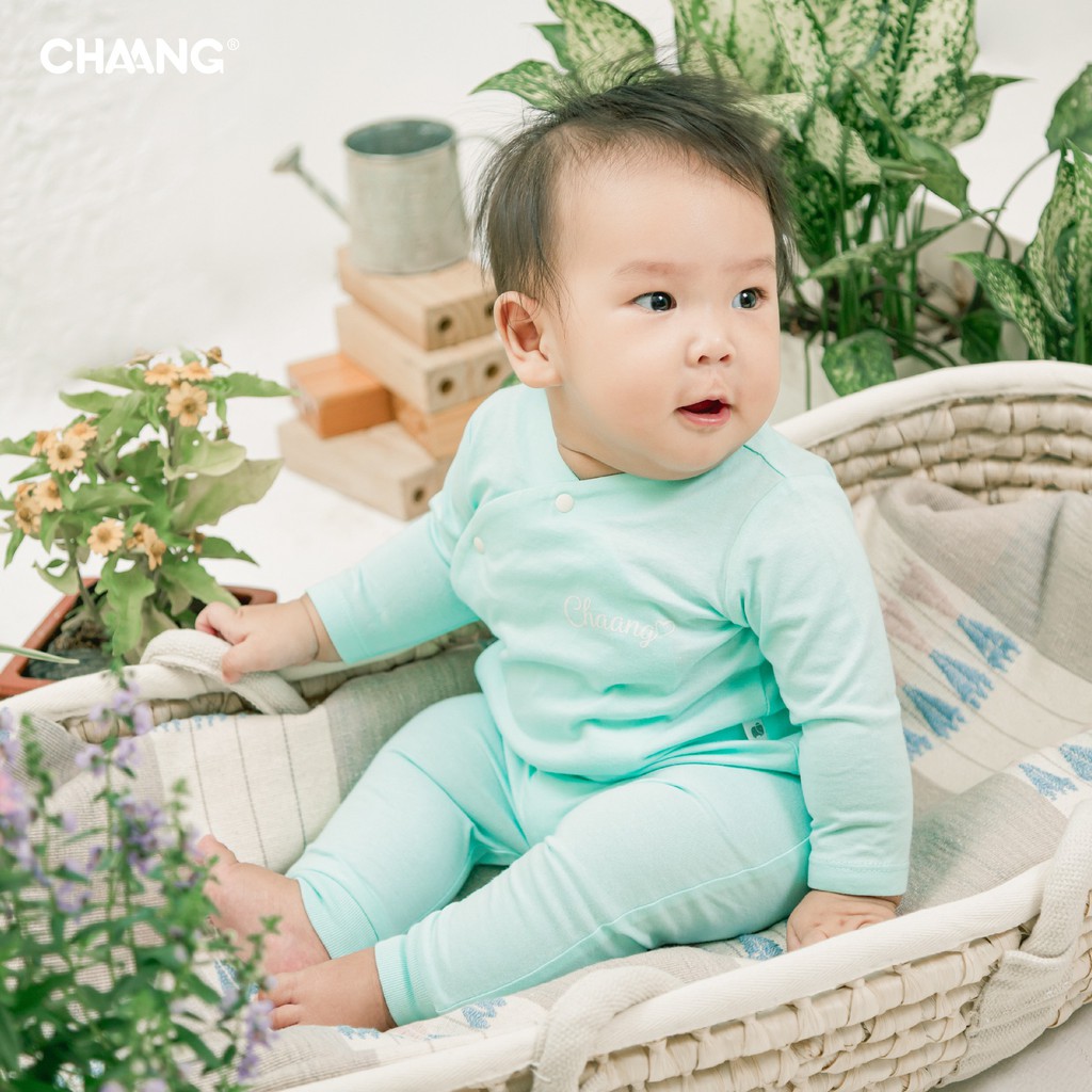 Set Bộ Dài Tay Cúc Chéo Cho Bé CHAANG Garden Xanh Babychum.68