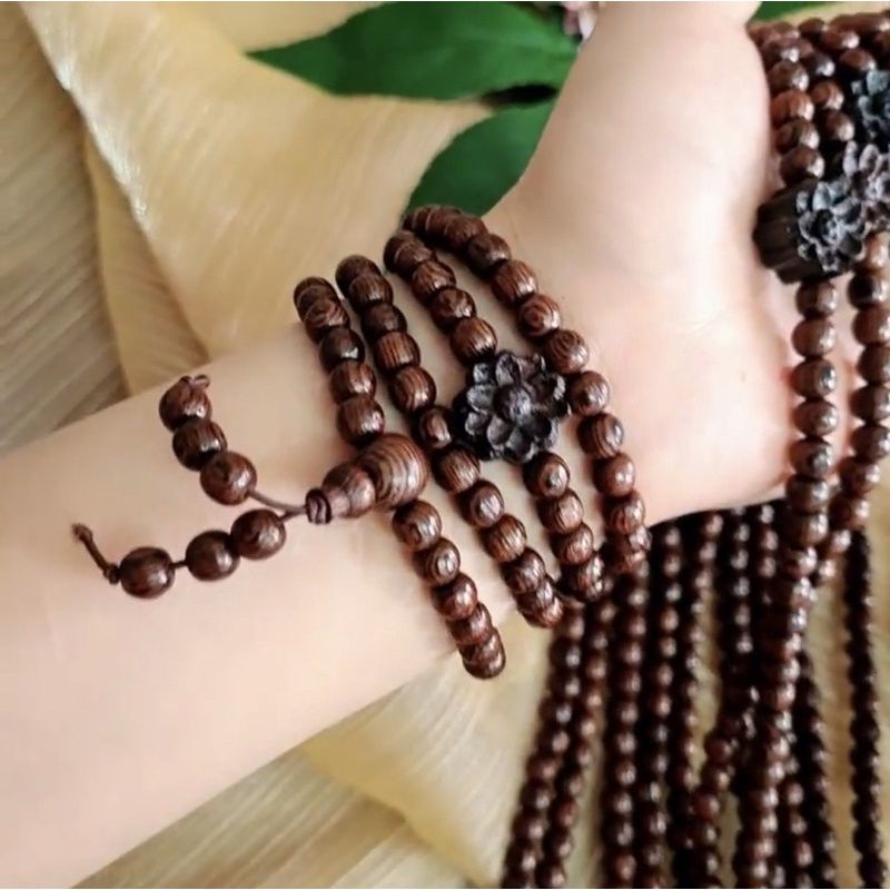 Vòng tay nữ 6 ly (T15) chuỗi tràng hạt 108 gỗ vân mun đuôi công mix Charm hoa sen (T15)