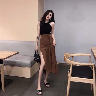 Sét Bộ Áo Cổ Yếm Và Chân Váy Thắt Vạt Dài