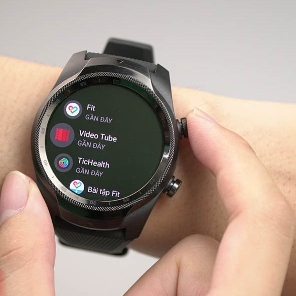 Đồng hồ thông minh Ticwatch Pro 4G LTE bản quốc tế Tiếng Việt chạy Wear OS mới chính hã