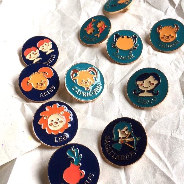 Cài áo 12 chòm sao