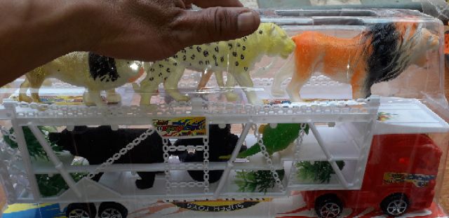 Xe mô hình xe công tơ Nơ bằng nhựa chở 8 con thú chạy chớn