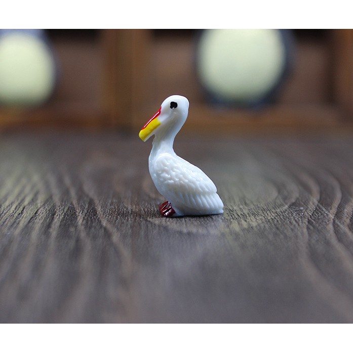 Mô hình chim bồ nông trắng dùng trang trí tiểu cảnh, terrarium, DIY
