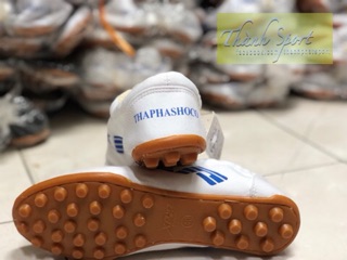 Giày bóng đá vải