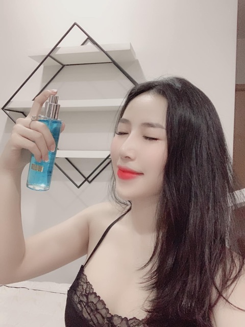 NƯỚC THẦN 2 in 1  Queenie Skin ( Nước tẩy trang và xịt khoáng ) 250ml