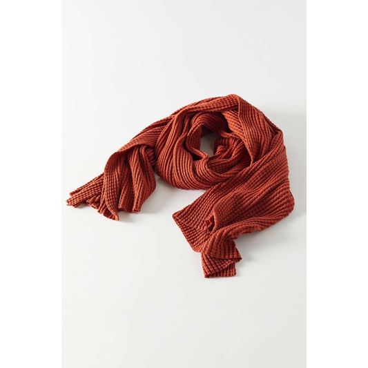 Khăn len Urban Outfitter Waffle Knit Scarf