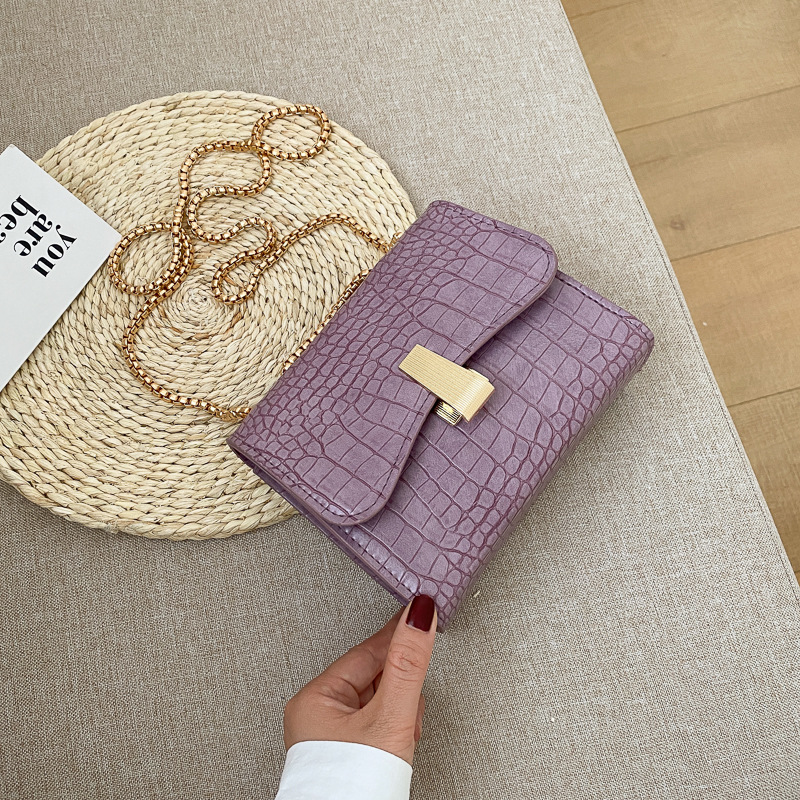 Túi đeo chéo IELGY dây chuỗi mắc xích thời trang dành cho nữ