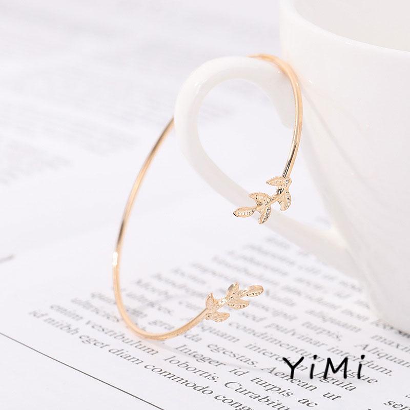 Vòng tay nữ hở hình chiếc lá