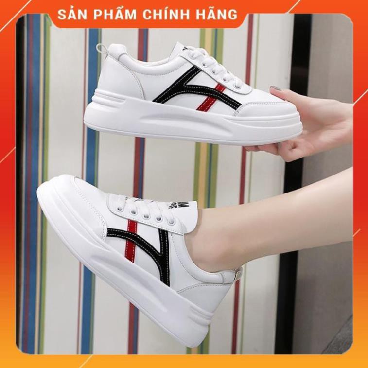 SALE TT GIÀY NỮ, GIÀY THỂ THAO NỮ TRẮNG ĐẾ BÁNH MÌ CAO 3 CM KẺ SỌC SIÊU ĐẸP CỰC HOT G 104 & .