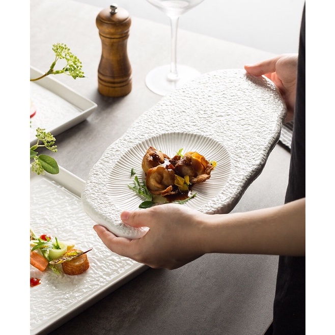 Đĩa Âu nhăn sushi và đĩa phẳng dùng bit tết , mỳ Ý phong cách phương Tây