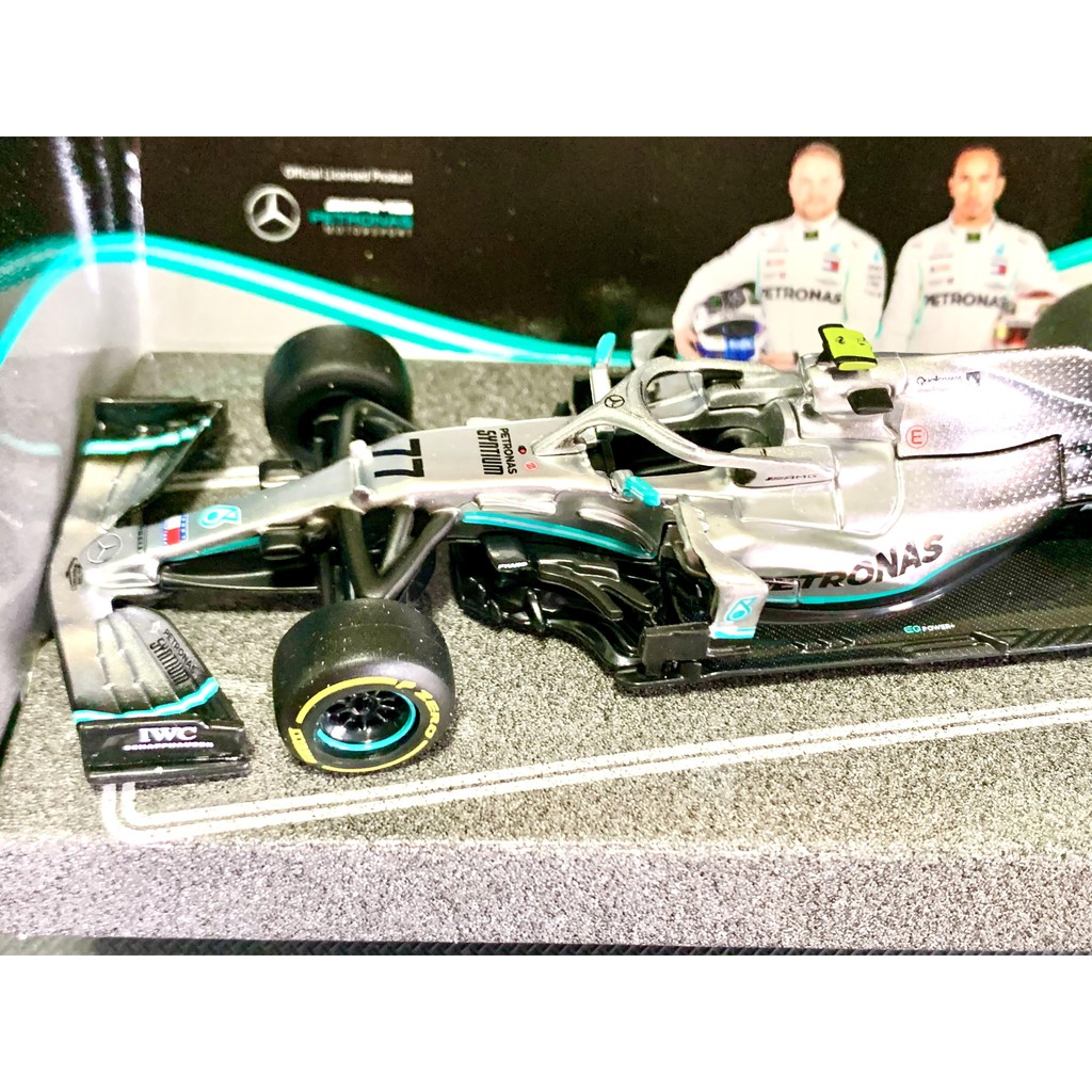 Mô hình xe đua F1 Mercedes AMG tỉ lệ 1:43