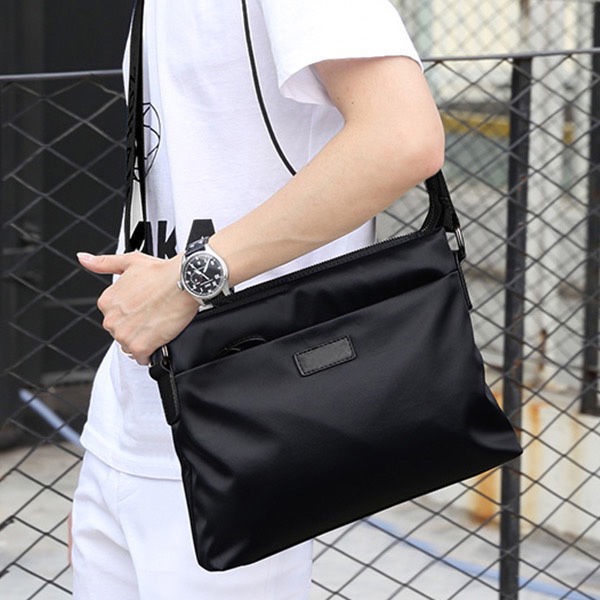 Phép thuật🎏Túi xách đeo vai chất liệu Nylon kích cỡ lớn dành cho nam giới | BigBuy360 - bigbuy360.vn