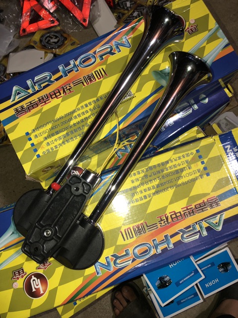 Sản phẩm gia đình làm: Còi hơi chạy điện 12v 24v