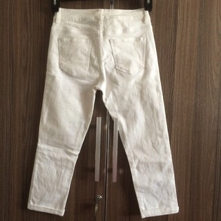 Quần jean lửng Zara trắng