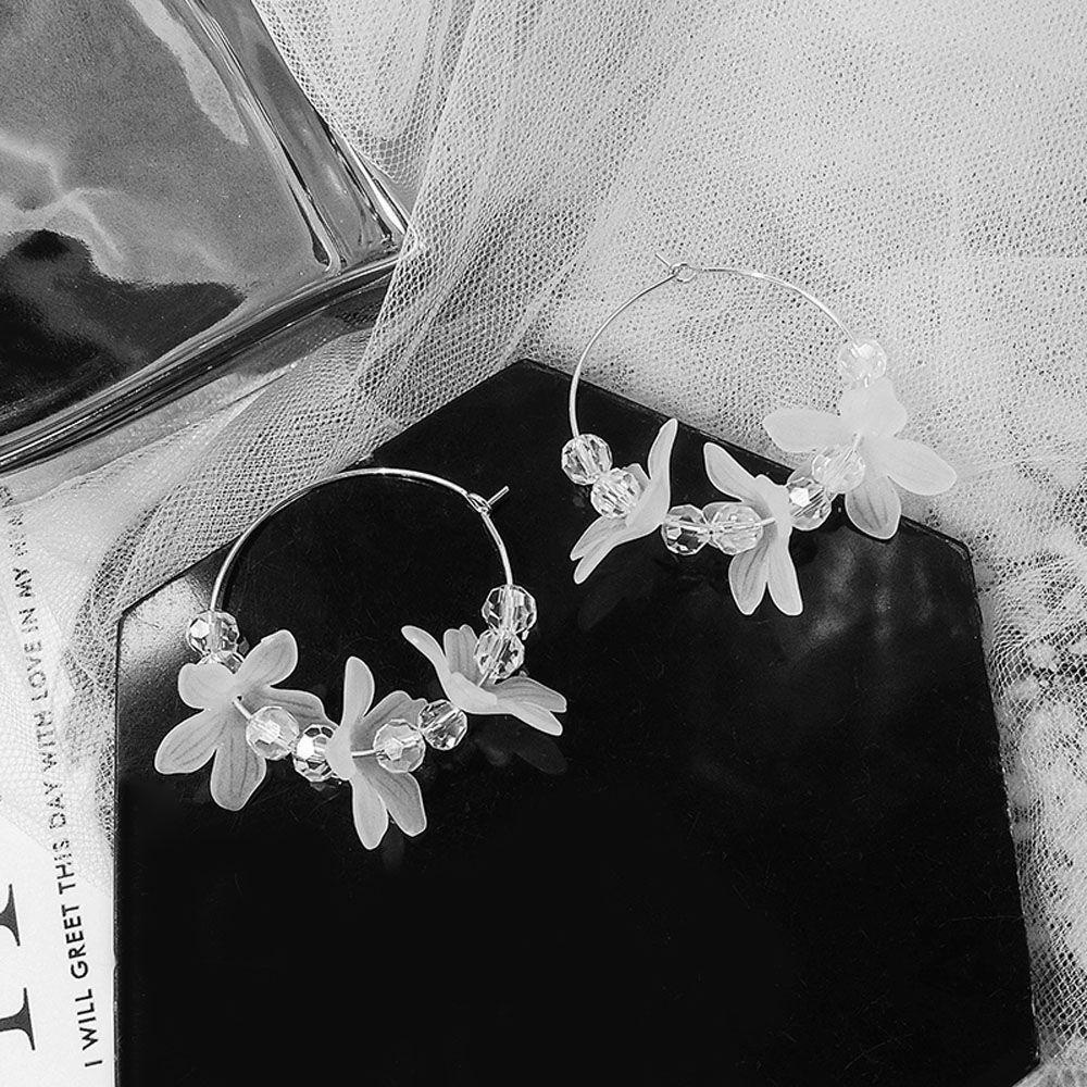 Bông Tai Acrylic Hình Tròn Họa Tiết Hoa Xinh Xắn Thời Trang Cho Nữ