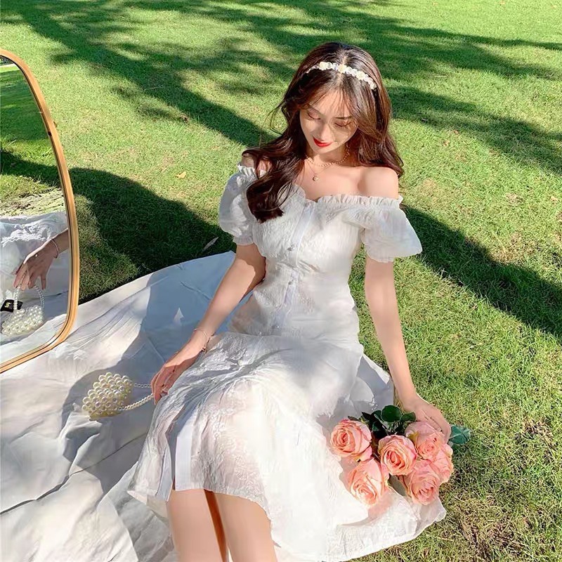 Đầm trễ vai trắng công chúa hoa nhí nổi vintage trong sáng thuần khiết đẹp y hình 💓 | BigBuy360 - bigbuy360.vn