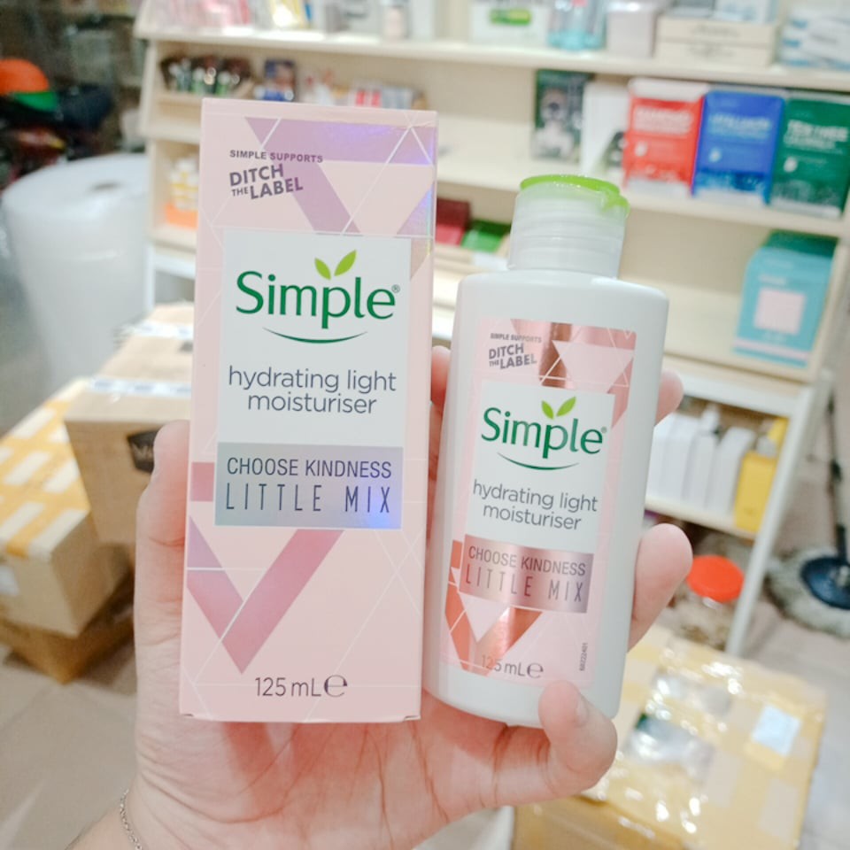 (MẪU MỚI) Kem Dưỡng Da Simple Kind To Skin Hydrating Light Moisturiser