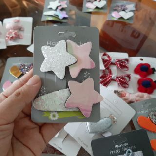 Kẹp bé gái lấp lánh