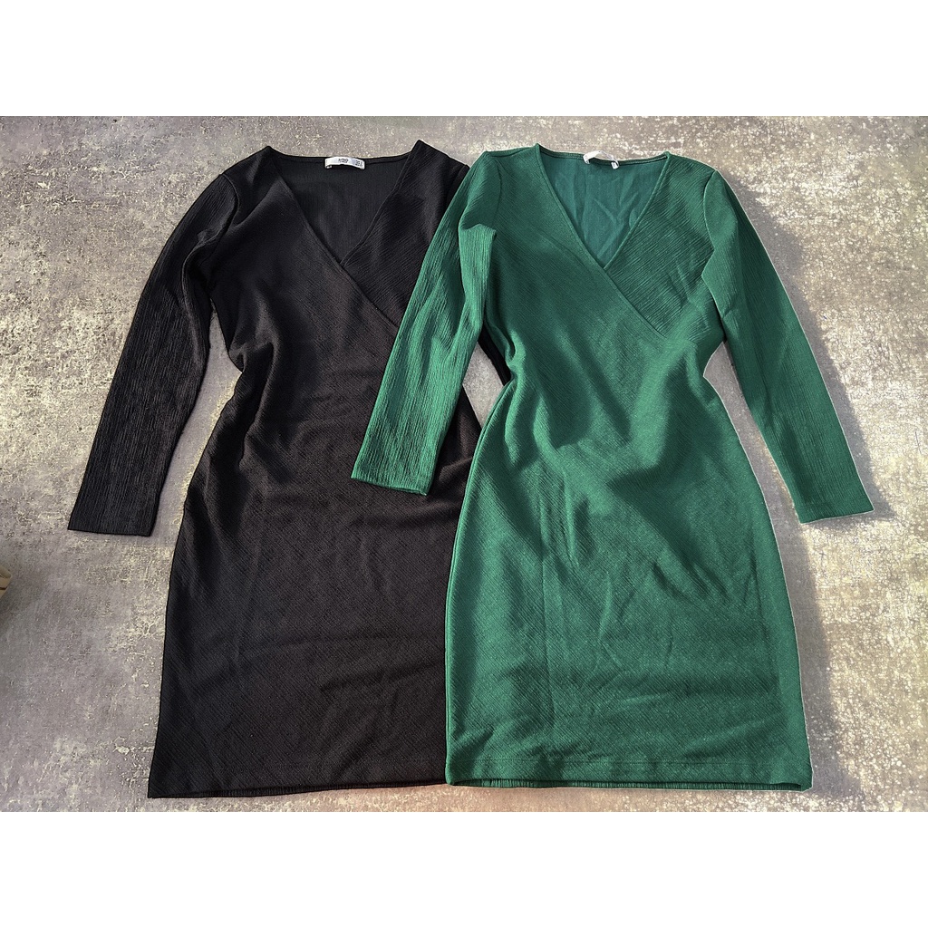 Đầm body tay dài cổ V co giãn - Đen / Xanh