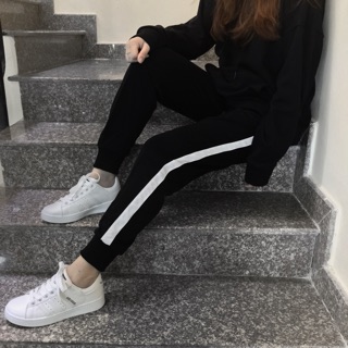 Quần 1 line đỏ và đen sọc trắng
