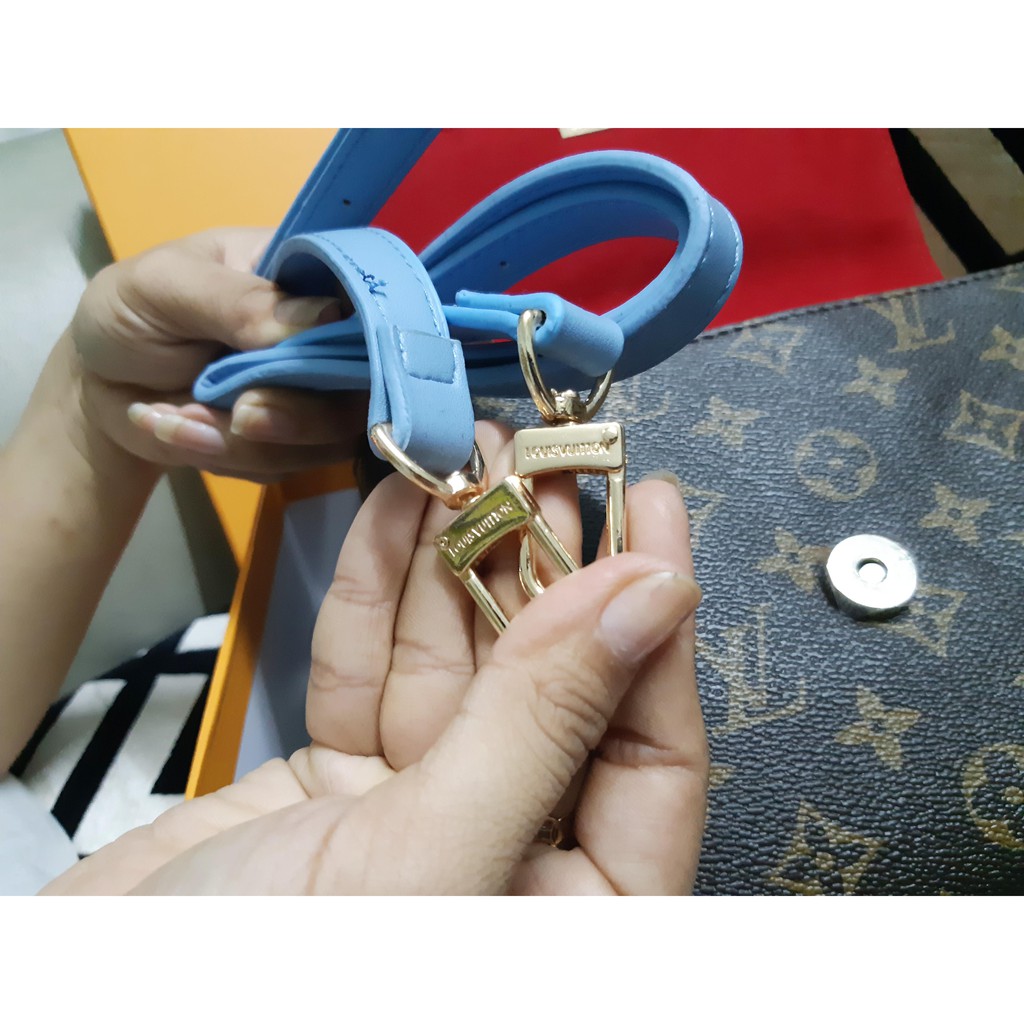 Túi xách trang trí hình ổ khóa cho chị em đi đám tiệc