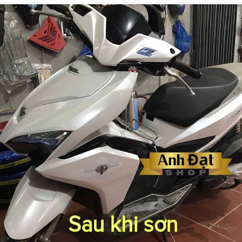 Sơn xịt samurai màu trắng Ngọc trai H196**, dung tích 400ml, có khả năng kháng xăng , chống rạn nứt, bình xịt