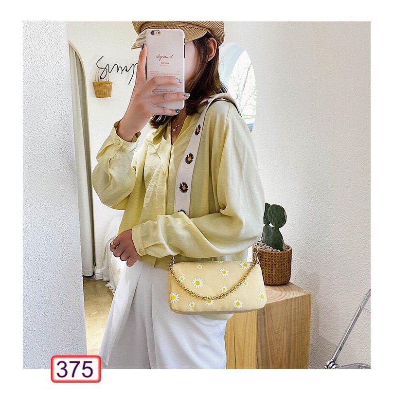 Túi Xách Dự Tiệc Đeo Chéo Dây Xích Hoa Cúc Hot Trend