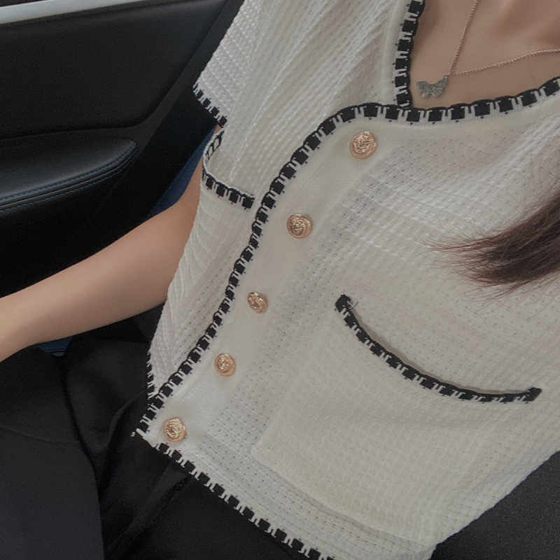 Áo kiểu tay ngắn phong cách thời trang quý phái dành cho phái đẹp | BigBuy360 - bigbuy360.vn