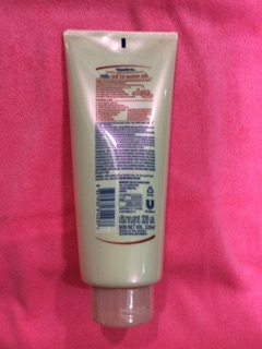 Vaseline dưỡng thể lotion 320ml