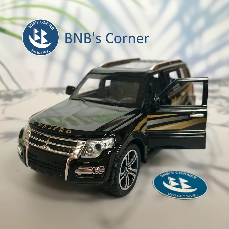 Mô hình xe 1:32 Mitsubishi Pajero