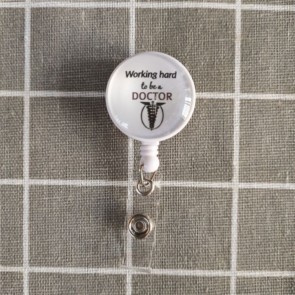 Huy hiệu kiêm kẹp giữ thẻ tên / bảng tên 7 kiểu tùy chọn đáng yêu tiện dụng cho y tá / bác sĩ